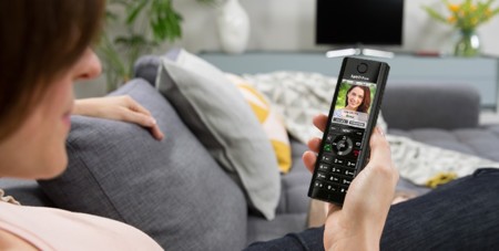 El nuevo FRITZ!Fon C5 acerca las funciones del smartphone a los teléfonos DECT