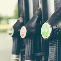 Francia pide un "esfuerzo solidario" a las petroleras para contener el precio de la gasolina, y una ya ha dicho que sí