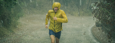 Correr na chuva molha mais que andar? 