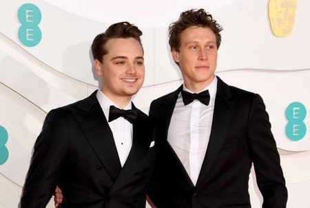 Los hombres mejor vestidos de los premios BAFTA rescatan el look de tres piezas