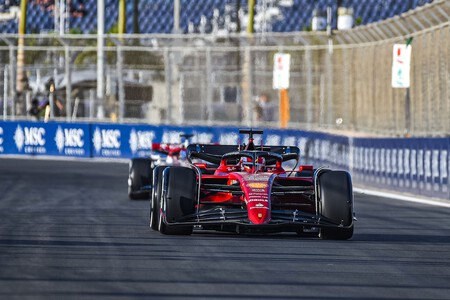 Charles Leclerc manda pero con accidente en Arabia Saudí: Ferrari se queda sin probar las tandas largas