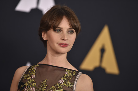 Felicity Jones y su eterno flequillo