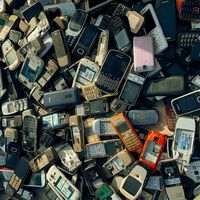 Europa pierde 16.000 millones al año en basura electrónica. España ha arrancado el primer horno europeo para recuperarlos 