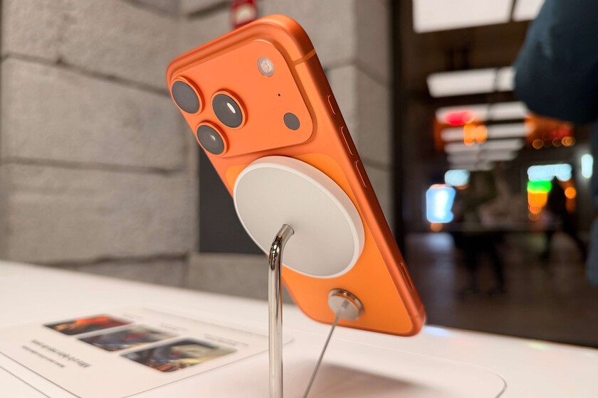 Se decía que el iPhone 17 Pro se rayaba "con solo mirarlo". He vuelto a una Apple Store casi cuatro meses después para comprobarlo