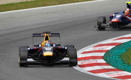 Carlin reparte victorias en la GP3 entre Alex Lynn y Emil Bernstorff