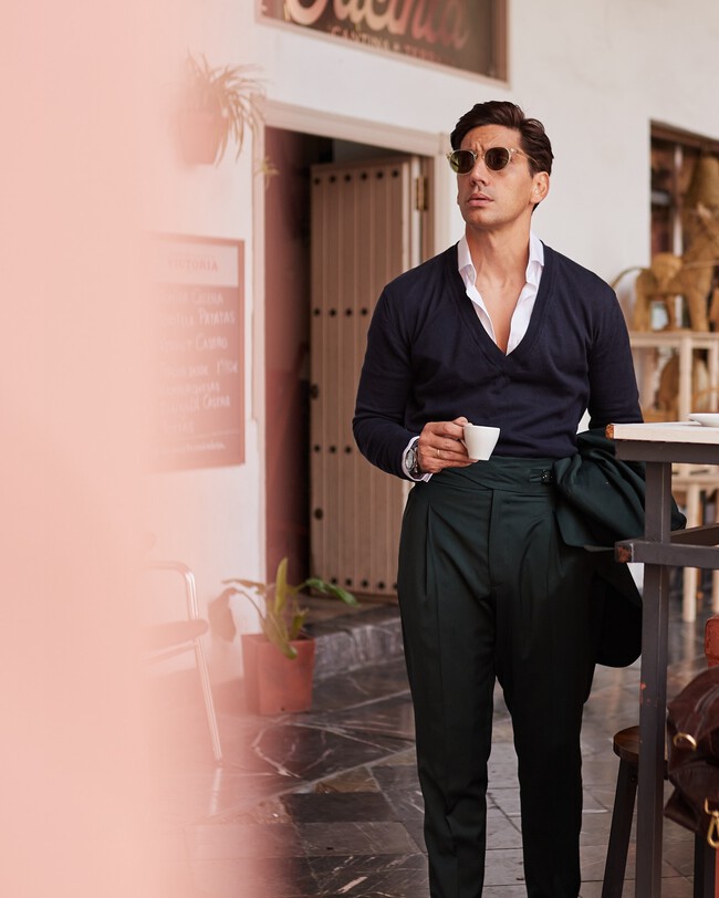 El Jersey De Cuello En Pico Es El Nuevo Esencial Del Otono Y Estos X Modelos Son El Comodin Que Necesitas Sumar A Tu Look
