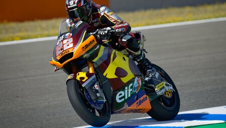 Sam Lowes lidera pero Remy Gardner se reserva en los entrenamientos de Moto2 en Jerez