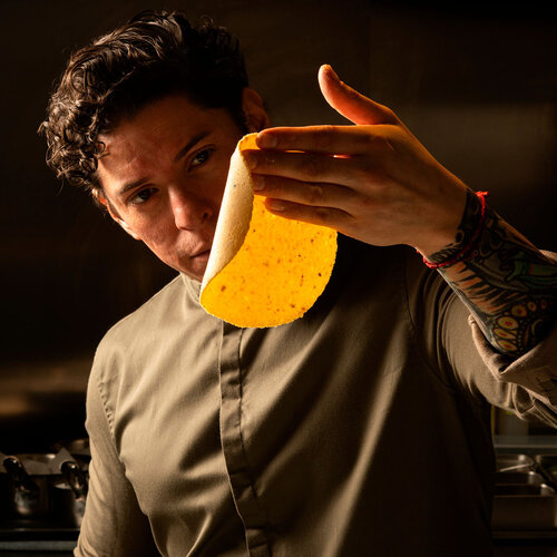 Cocinó en ElBulli y fue jefe de cocina de Punto MX: ahora regresa a Madrid con un exquisito menú sorpresa de tacos