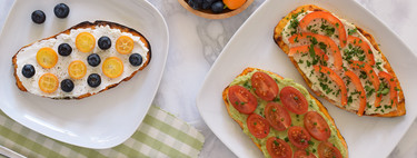 Receta de tostas o tostadas de boniato: un desayuno, aperitivo o cena sin pan, saludable y versátil