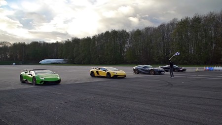 ¡A fondo! Huracán Performante, Aventador SV, 720S y 812 Superfast se enfrentan en una drag race de 2.910 CV