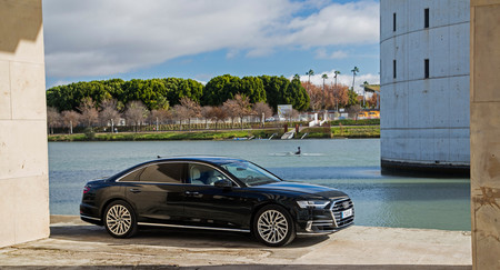 Audi A8 2018 lateral