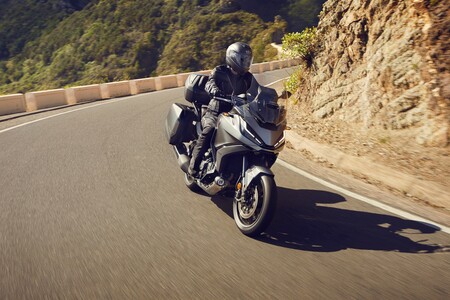 HOnda NT1100