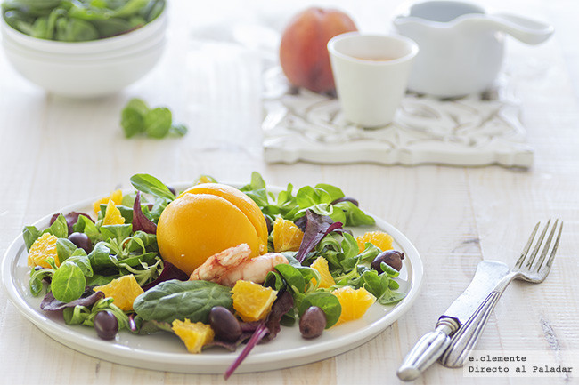Melocotones rellenos: la receta de ensalada más sorprendente