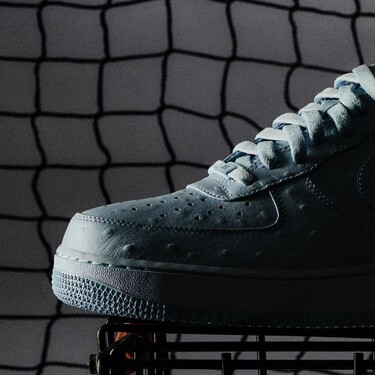 Las Air Force 1 más exclusivas de Nike las firma Travis Scott, son de piel exótica y Carlos Alcaraz ya las ha convertido en su favoritas 