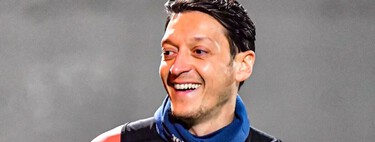 Mesut Özil sorprende al mundo al mostrar su drástico cambio físico un año después de retirarse del fútbol 