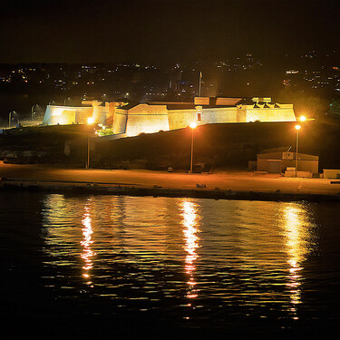 El Castillo de San Carlos, de Defensa, acogió la Fiesta del Trono de Marruecos el mismo día de la entrada masiva en Ceuta 