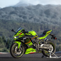 Saluda a la Kawasaki Ninja ZX-4R: La única tetracilíndrica de 400 cc y 80 CV que viene para revolucionar las supersport