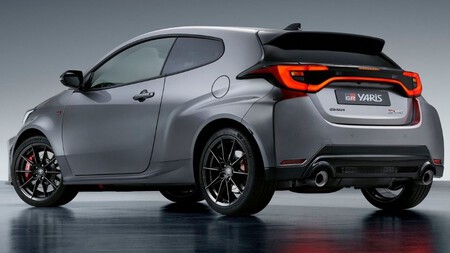 YARIS1