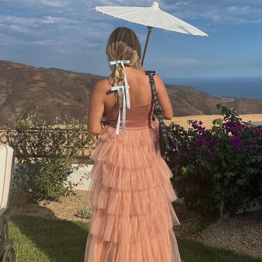Sfera firma un vestido de invitada ideal con volantes súper bohemio, romántico y chic por menos de 35 euros 