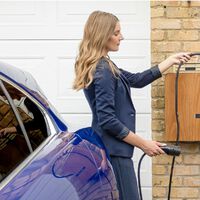 Consigue 9.000 euros de subvención si cambias tu vehículo por uno eléctrico si eres autónomo. Se amplían las ayudas hasta el 31 de diciembre