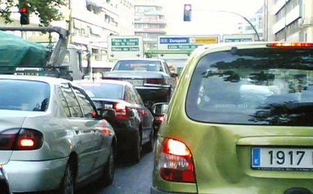 ¿Qué es mejor comprar o alquilar un coche?