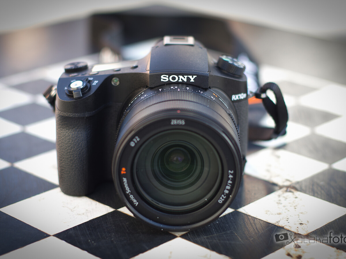 Sony RX10 IV, análisis (review): Una bridge poderosa pero