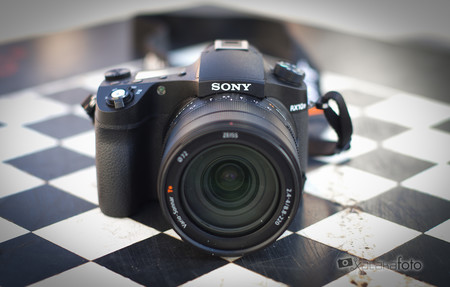 Sony RX10 IV, análisis: Una bridge que sigue siendo poderosa pero ya empieza a necesitar algunos cambios