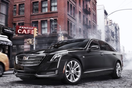 Cadillac añadirá una versión híbrida enchufable a casi todos su modelos