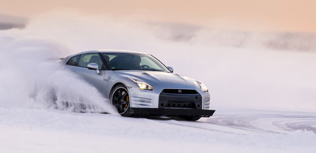 Experiencia Nissan en Laponia: patinando sobre hielo