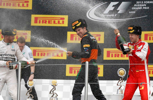 Checo Pérez termina en tercer lugar y se sube al podio en el Gran Premio de Rusia