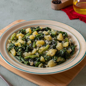 Esta cena de inspiración croata, a base de acelgas y patatas, se prepara en solo 30 minutos 