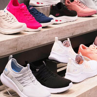 Llegan a Skechers las zapatillas sin cordones más cómodas para llevar a diario por menos de 40 euros 