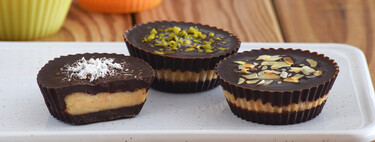 Chocolatinas heladas rellenas de crema de cacahuete: receta de postre saludable y nutritivo