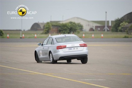Con cada coche sin Control de Estabilidad (ESP), las marcas se ahorran sólo 60 dólares