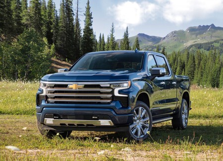 Chevrolet Silverado 2022 1600 02