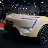 Caoa oficializa parceria com nova chinesa e apresenta veículos elétricos de luxo no Salão de SP 