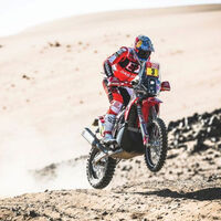Sam Sunderland recupera el liderato del Dakar en la etapa que acaba con el sueño de podio de Lorenzo Santolino