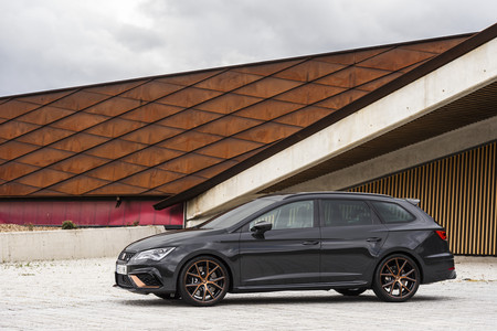 SEAT Leon ST Cupra R lateral