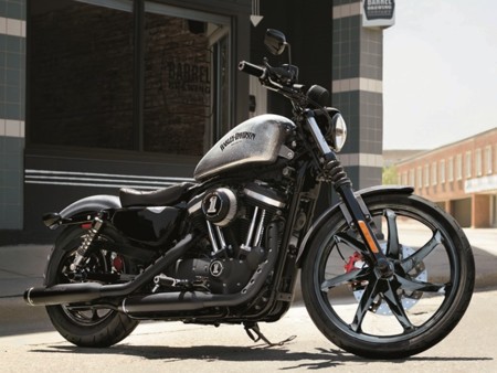La Harley-Davidson Iron 883, ahora con escapes Screamin'Eagle de regalo