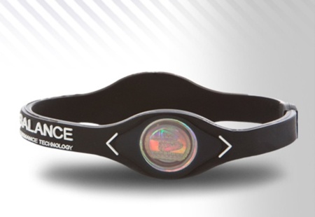 Facua y el Ministerio de Sanidad contra las pulseras holográficas