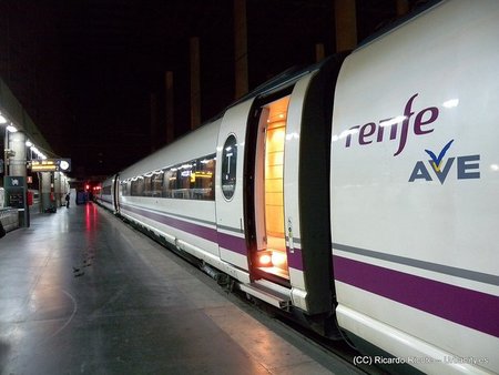 El AVE no puede competir con las aerolíneas low-costs, menos aún en Valencia