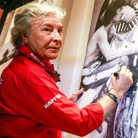 El juez exculpa a la mujer que chocó contra Ángel Nieto y apunta al casco desabrochado como causa de la muerte