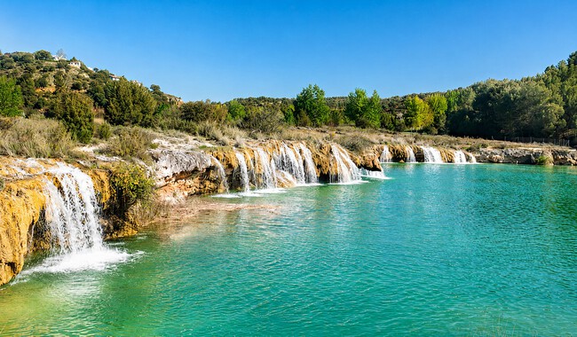 Pueblo Lagunas Cascadas Piscinas Naturales Cerca Madrid Escapada Viajes Coche Ciudad Real Buena Comida