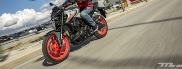 Probamos la Yamaha MT-03: estética manga y 42 CV para una de las mejores motos naked del carnet A2