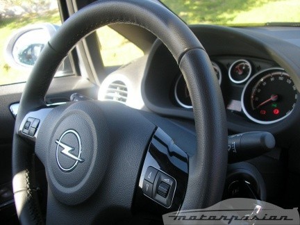 Opel Corsa 5p (Cosmo)