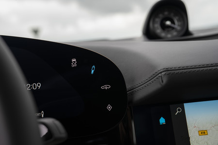 Porsche Taycan prueba contacto