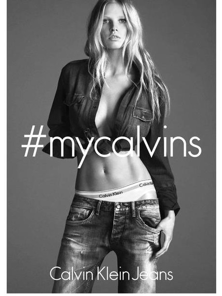 Calvin Klein Jeans Lara Stone Julio