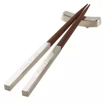 Comer con palillos