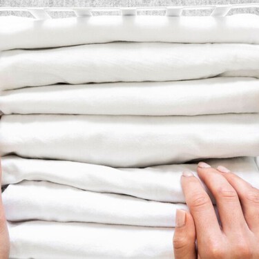 Ni vinagre ni bicarbonato: este detergente logró quitar hasta las manchas más difíciles de mi ropa blanca