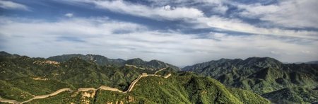 Ya podemos sobrevolar la Gran Muralla china en helicóptero
